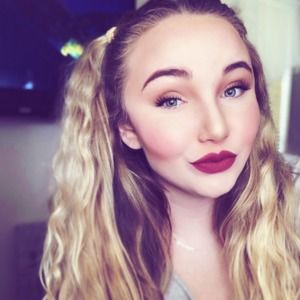 Meet your Posher, Emilee